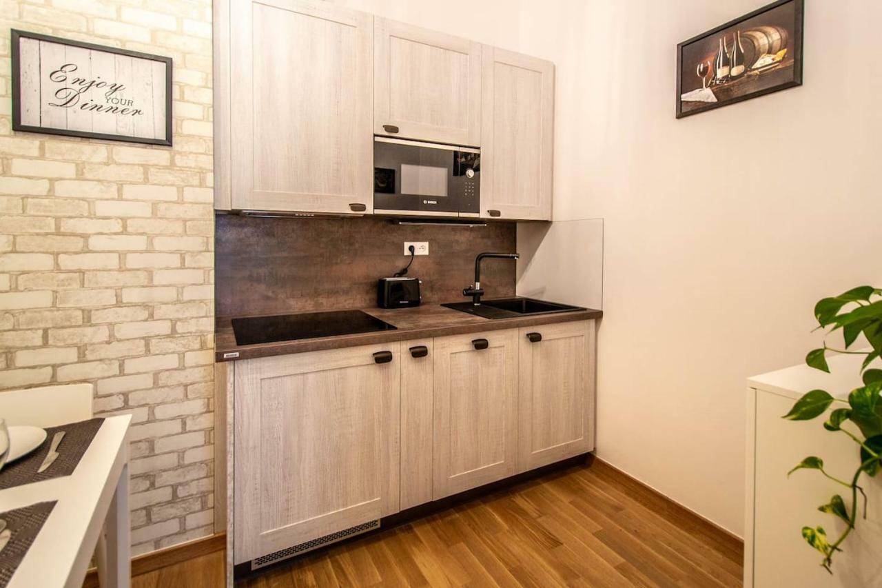 Daire Design 3bdr In Residence, Free Parking Prag